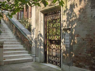 Luxury Apartment On The Grand Canal Венеция Экстерьер фото